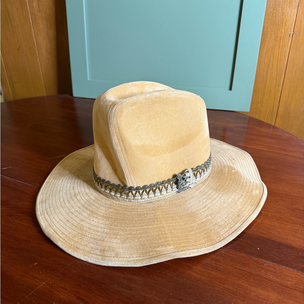 Vintage Cream Wide Brimmed Hat With Intricate Detailing